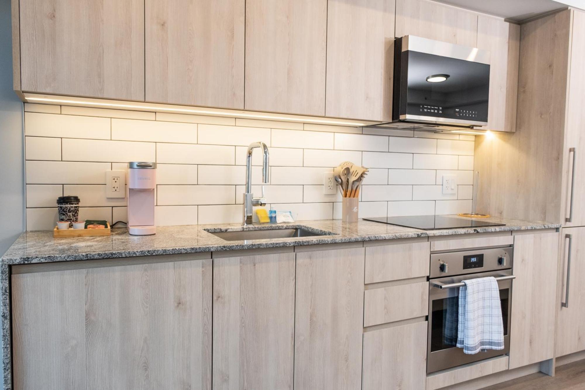 Downtown Center Silverstone Tower I And II Long-Term Booking Only Your Second Home In Vancouver Exterior photo